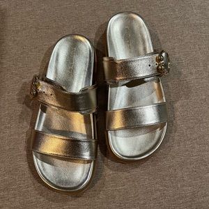 Brand new. Stuart Weitzman Flats